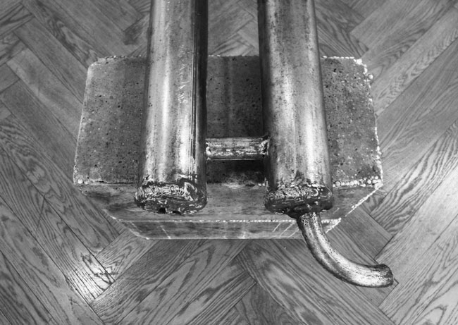 Banc, 2014 / Composition, 2014 / Métal et béton / 50 x 160 x 30 cm env. Banc, 2014 / Composition, 2014 / Métal et béton / 50 x 160 x 30 cm env.